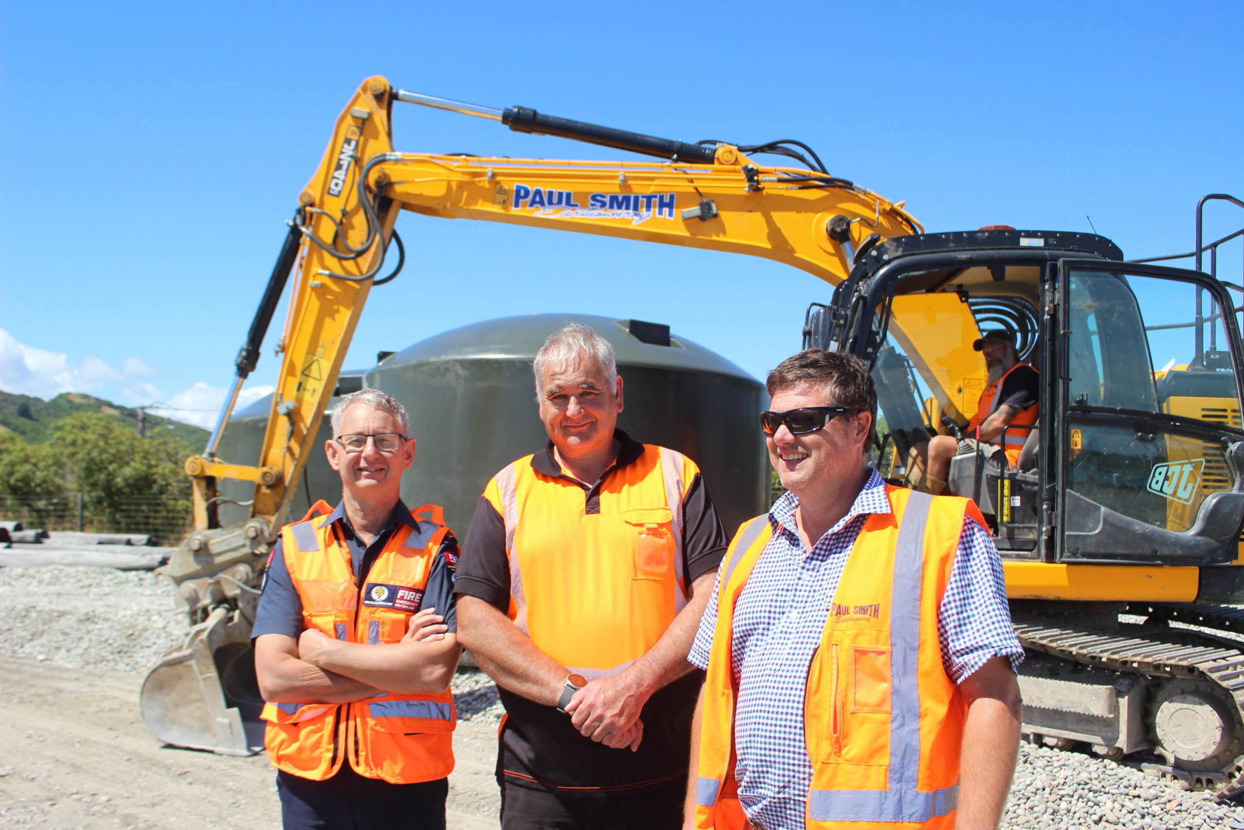 Water tanks in place on wharf - Greymouth Star